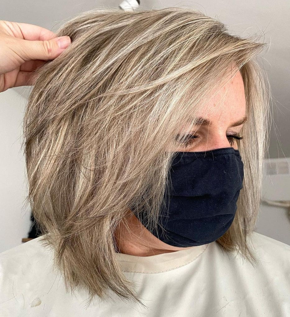Layered Sandy Blonde Bob Wigs for Women Caucasian 100% Human Hair